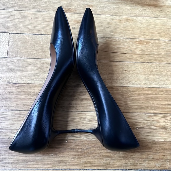 Near New Casadei Black Leather Kitten Heels Sz 41 - Picture 5 of 6